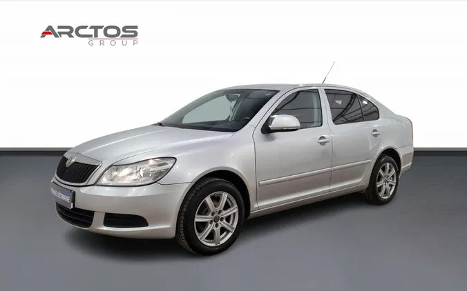 samochody osobowe Skoda Octavia cena 13900 przebieg: 310366, rok produkcji 2010 z Maków Podhalański